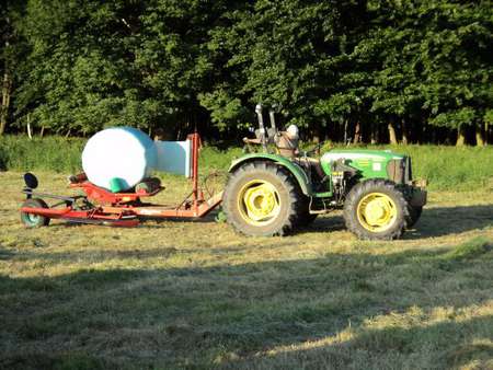 John_Deere__5075_mit_Grossballenwickler.l